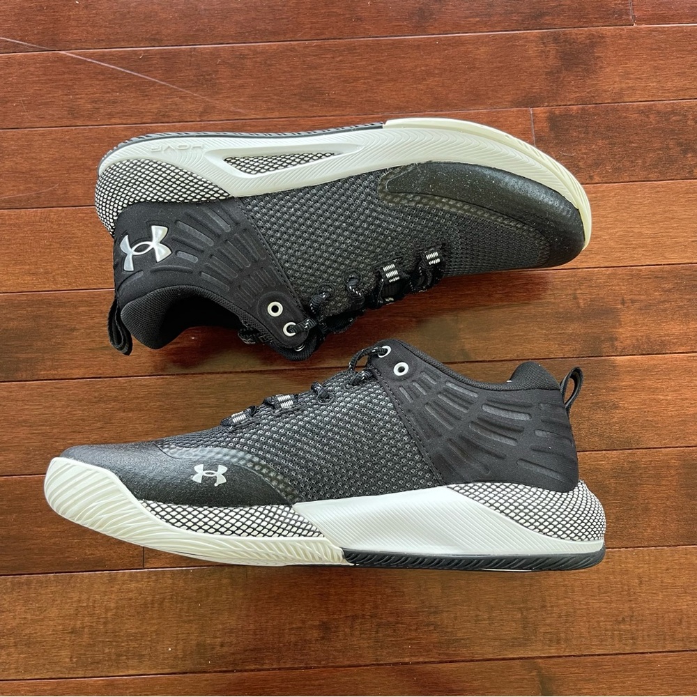 Under Armour Women's HOVR Block City Volleyball Shoe